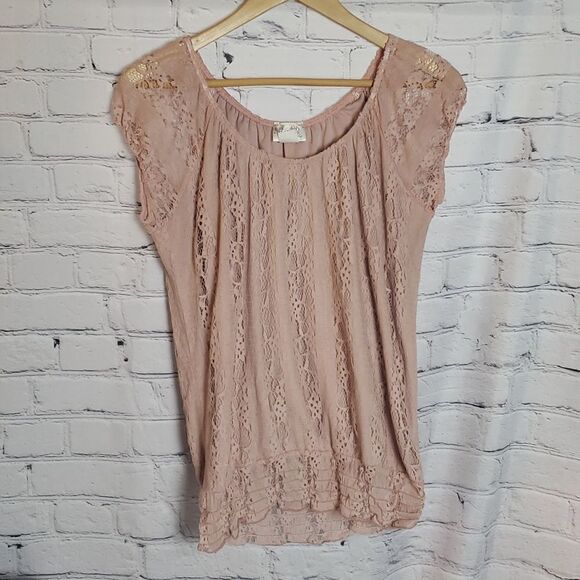 Lavish Laced Light Pink Top - Picture 1 of 11